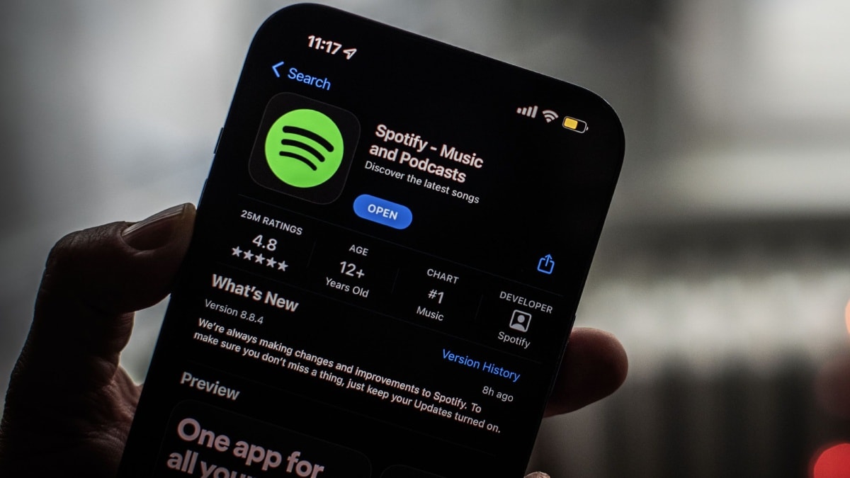 spotify-to-allow-in-app-purchases-for-subscriptions,-audiobooks-on-iphone-in-europe-after-march-dma-deadline